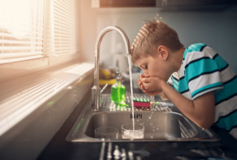 Faut il utiliser un filtre eau avant de boire l'eau du robinet